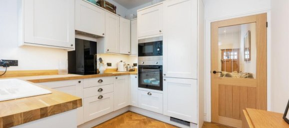 2 bedrooms House in Bushey, United Kingdom No. 6216 3