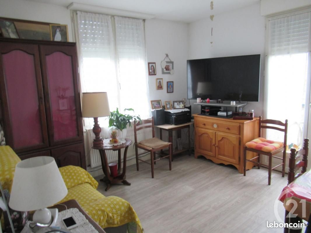 2 bedrooms House in Gournay-en-Bray, France No. 358762