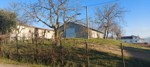 Casa de 5 divisões em Borgonovo Val Tidone, Italy N.º 33121 2