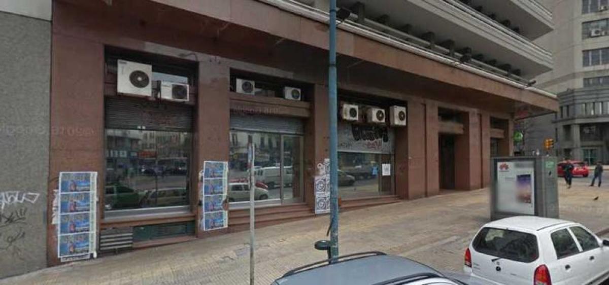 744m² Commercial property in Montevideo, Uruguay No. 13212