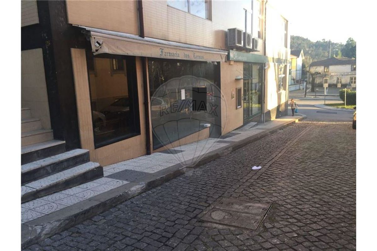 87m² Commercial property in Amares, Portugal No. 33717