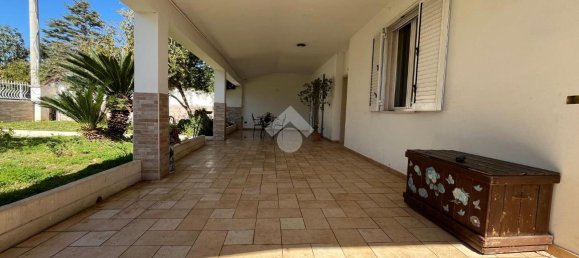 5 rooms Villa in Noicattaro, Italy No. 35964 4