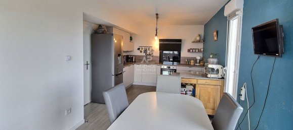 2 bedrooms Apartment in Chanteloup-les-Vignes, France No. 170871 3