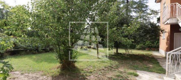 3 bedrooms House in Albinea, Italy No. 374773 16