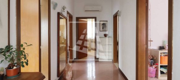 3 bedrooms House in Albinea, Italy No. 374773 3