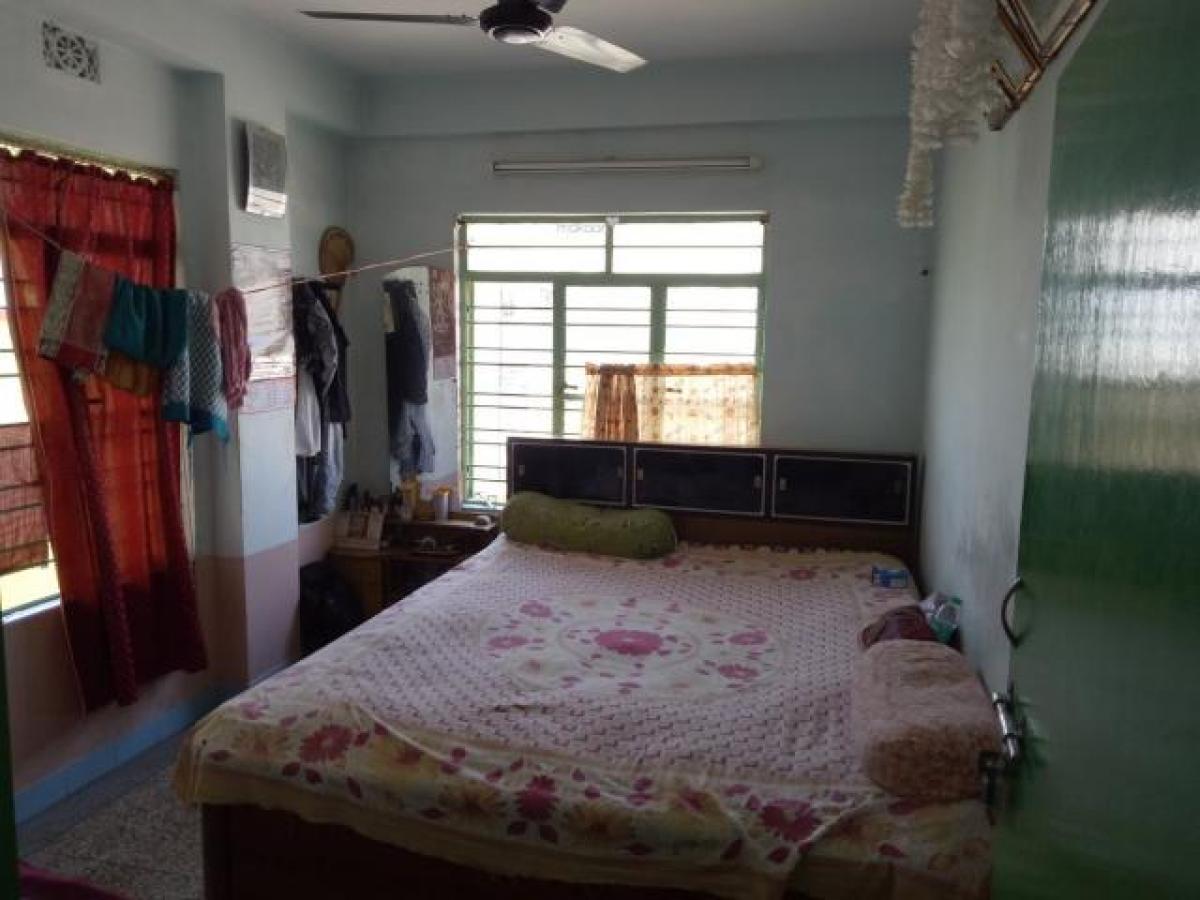 2 bedrooms House in Kolkata, India No. 3881