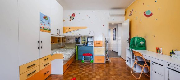 Квартира с 2 спальнями в Милан, Италия № 378659 11