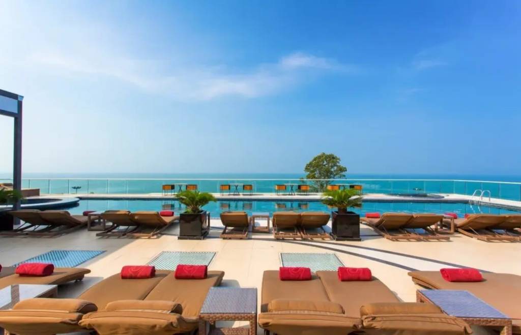 Отель, гостиница с 164 спальнями в Паттайя, Таиланд № 27100