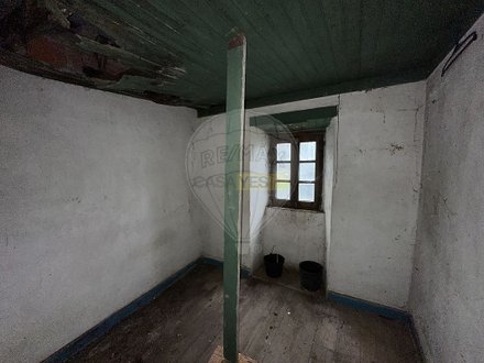 3 bedrooms House in Miranda do Corvo, Portugal No. 165955