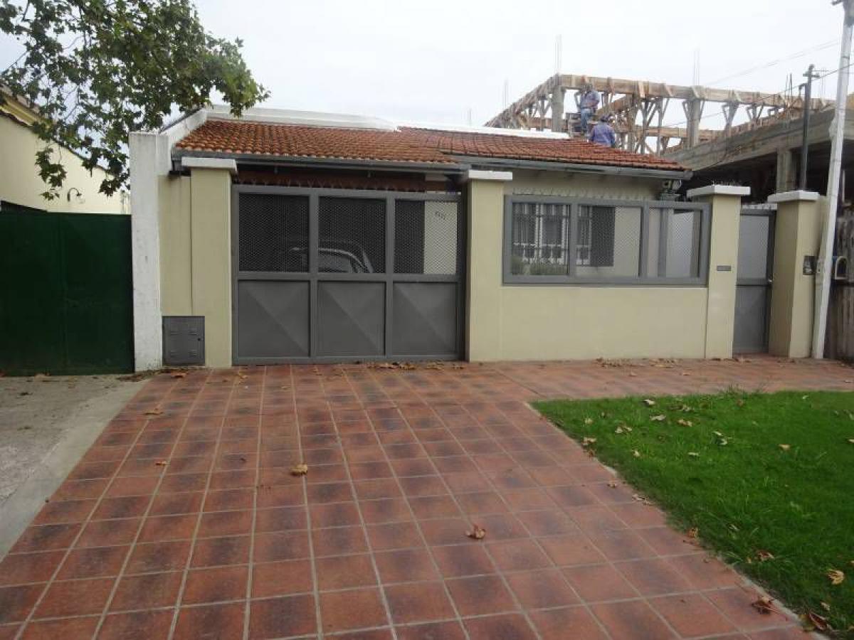 2 bedrooms House in Lomas de Zamora, Argentina No. 57747