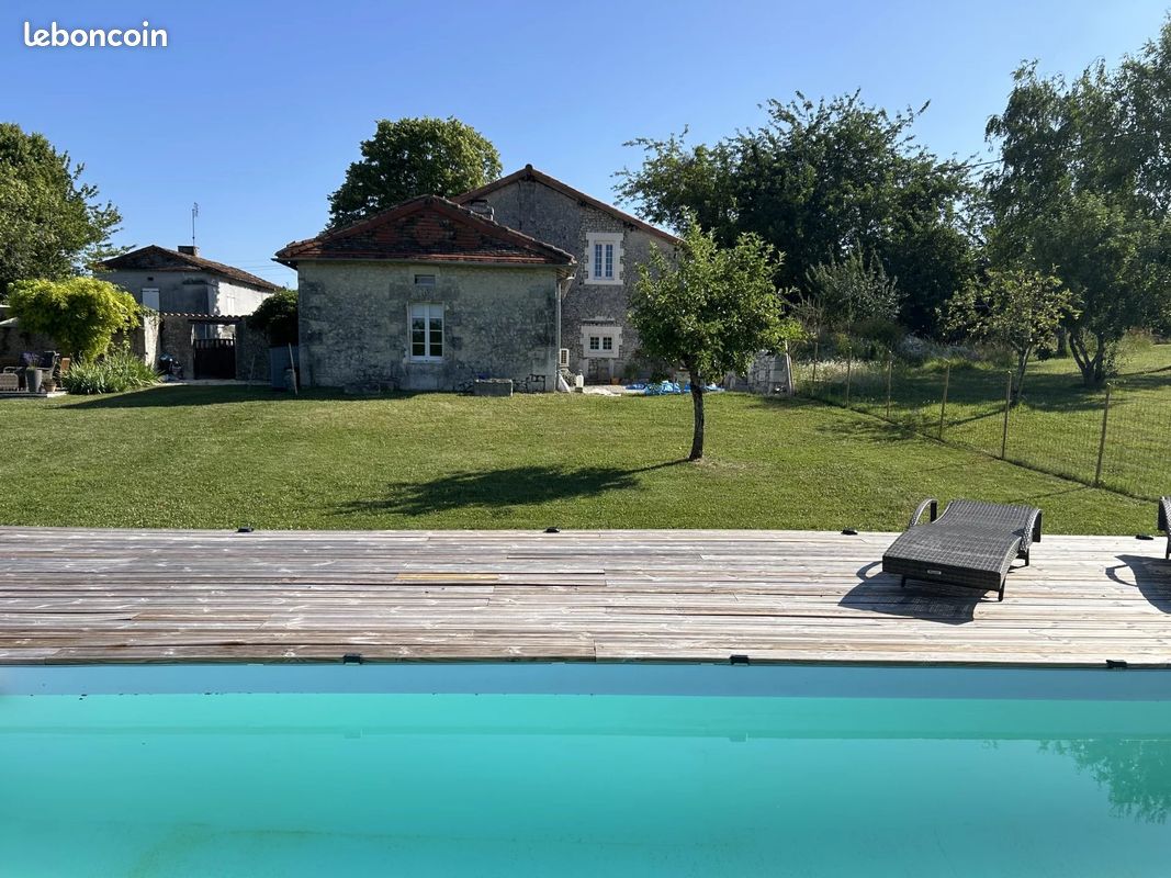4 bedrooms House in Verteillac, France No. 335742