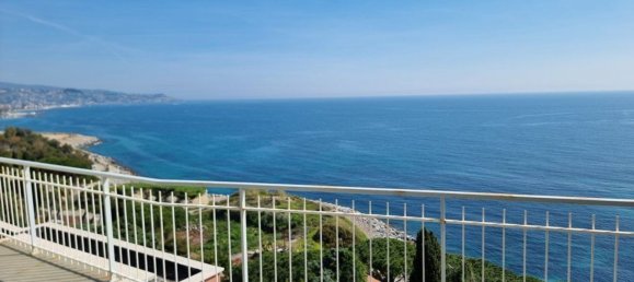 Ático de 2 habitaciónes en Sanremo, Italy No. 36427 3