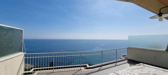 Ático de 2 habitaciónes en Sanremo, Italy No. 36427 2