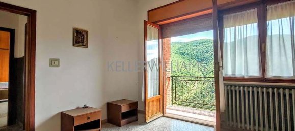 4-salle Appartement à Sassoferrato, Italy No. 278041 12