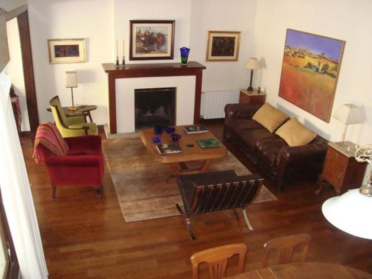 4 bedrooms House in Mar del Plata, Argentina No. 76867