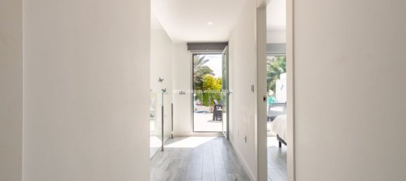 3 bedrooms House in Daya Vieja, Spain No. 129363 26