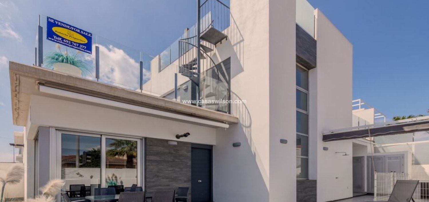 3 bedrooms House in Daya Vieja, Spain No. 129363