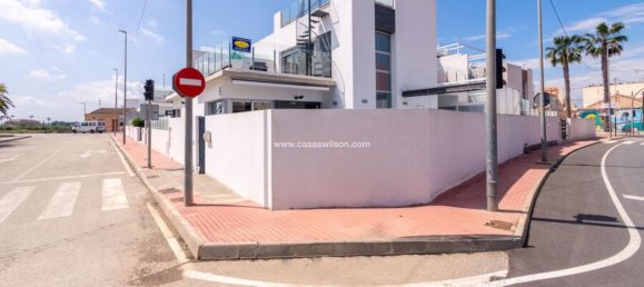 3 bedrooms House in Daya Vieja, Spain No. 129363 34