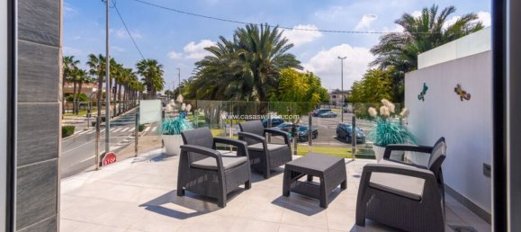 3 bedrooms House in Daya Vieja, Spain No. 129363 30