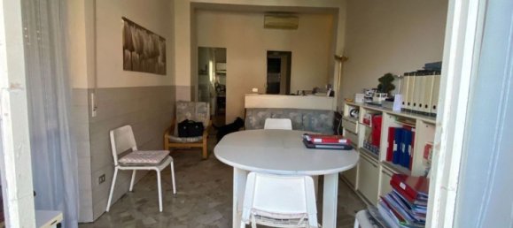 3 bedrooms Apartment in Milan, Italy No. 357839 3