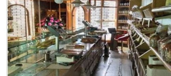 330m² Commercial property in Legnano, Italy No. 156335 17