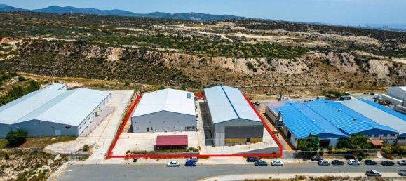 1870m² propriété commerciale à vendre à Limassol, Cyprus № 24460 8