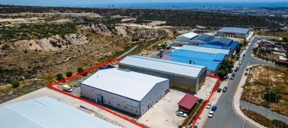 1870m² propriété commerciale à vendre à Limassol, Cyprus № 24460 2