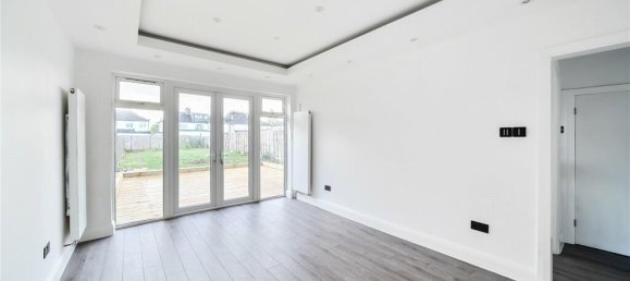 6 bedrooms House in Harrow, United Kingdom No. 12178 17