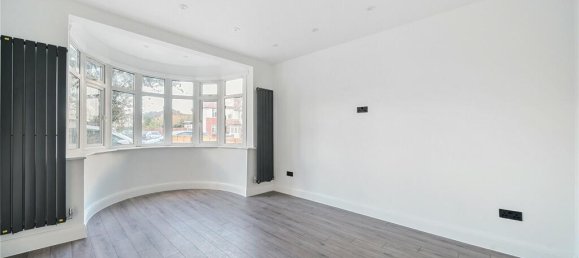 6 bedrooms House in Harrow, United Kingdom No. 12178 22