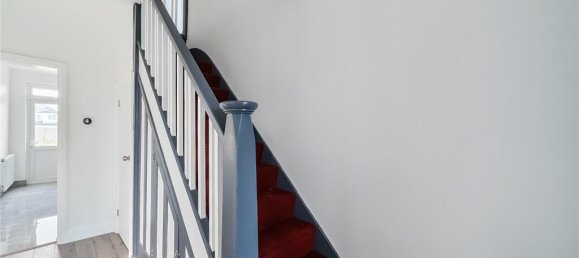 6 bedrooms House in Harrow, United Kingdom No. 12178 10