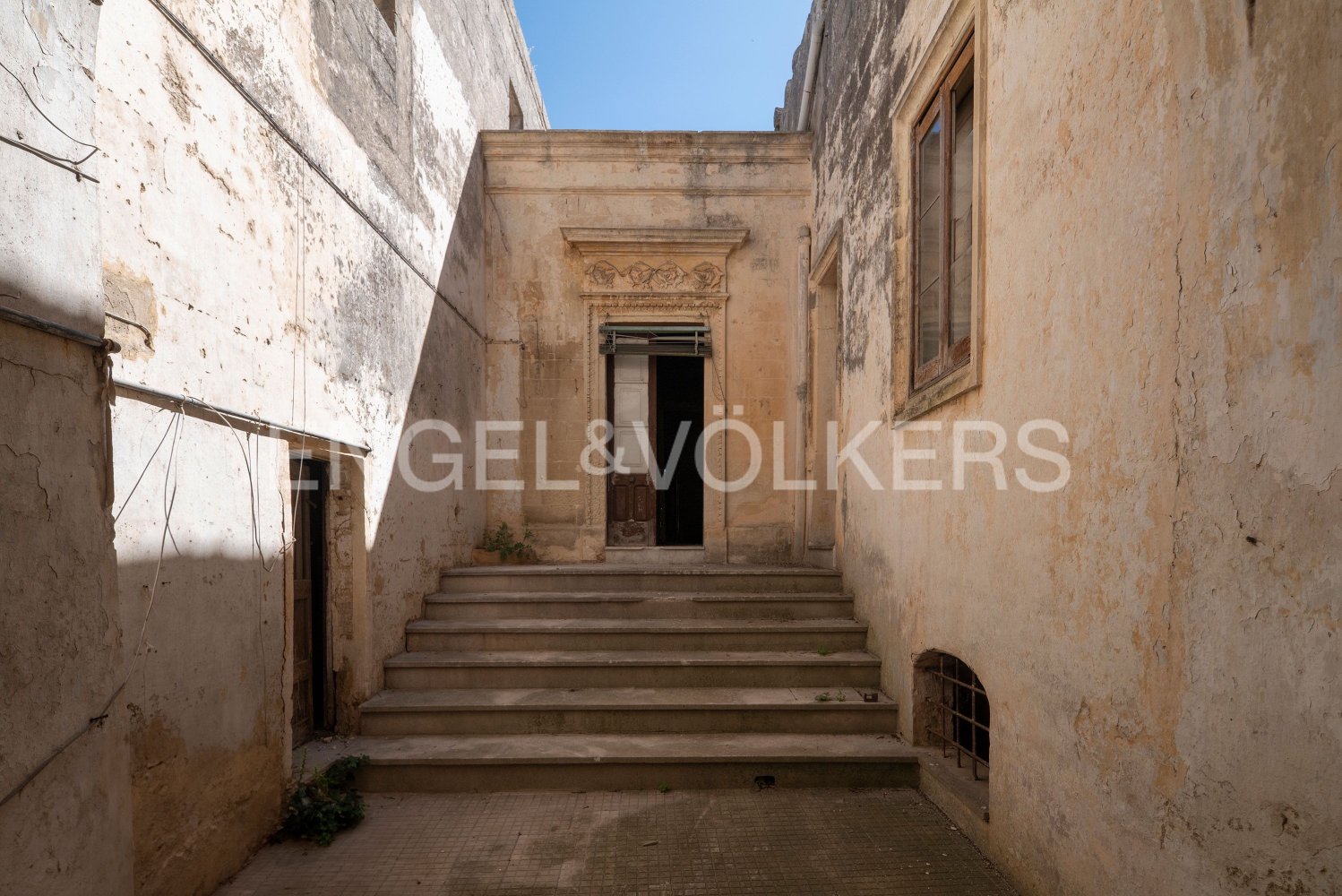 5 bedrooms Building in San Cesario di Lecce, Italy No. 134202