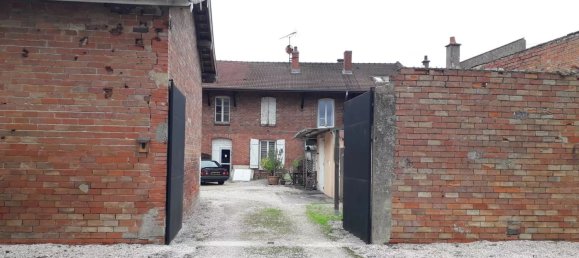 Коммерческая недвижимость 1500м² в Витри-ле-Франсуа, Франция № 212347 12