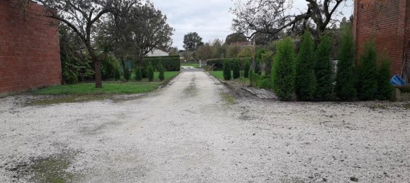 Коммерческая недвижимость 1500м² в Витри-ле-Франсуа, Франция № 212347 16