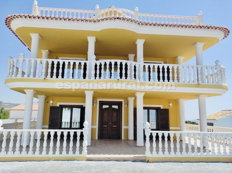 10 bedrooms Villa in Cela, Spain No. 133066