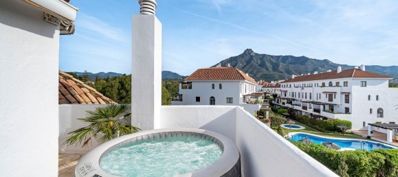 2 bedrooms Penthouse in Marbella, Spain No. 41376 3