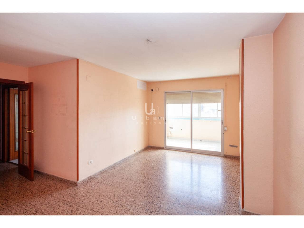 Apartamento de 3 dormitorios en Alzira, Spain No. 134588