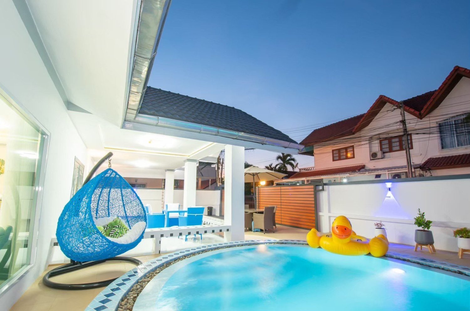 4 chambres house à louer à Pattaya, Chonburi, Eastern Thailand, Thailand № 81810