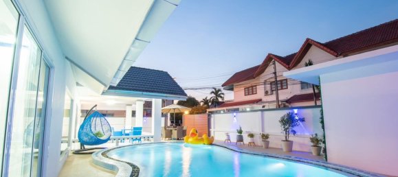 4 chambres house à louer à Pattaya, Chonburi, Eastern Thailand, Thailand № 81810 17