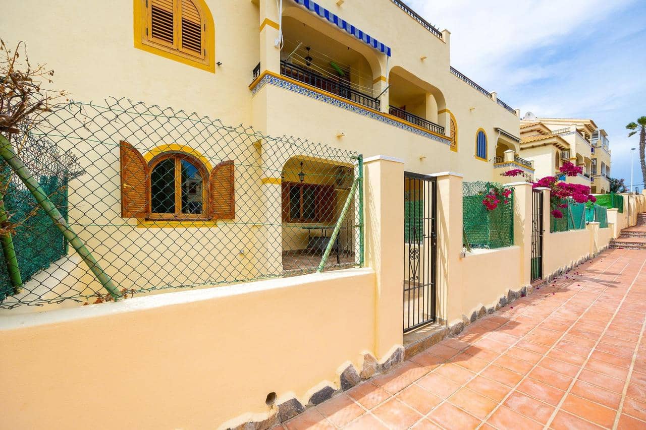 2 bedrooms House in Torrevieja, Spain No. 182934