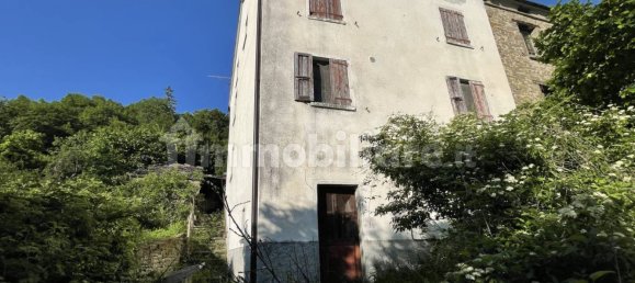 2 bedrooms House in Bardi, Italy No. 173895 2