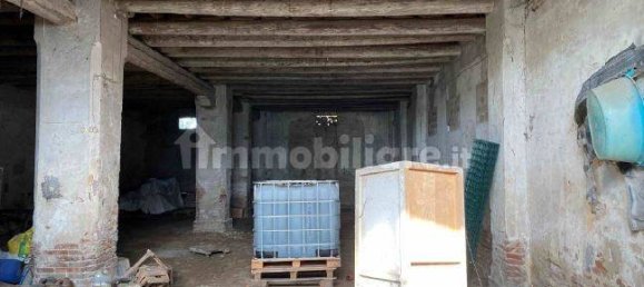 6 bedrooms Apartment in Ferrara, Italy No. 19576 13