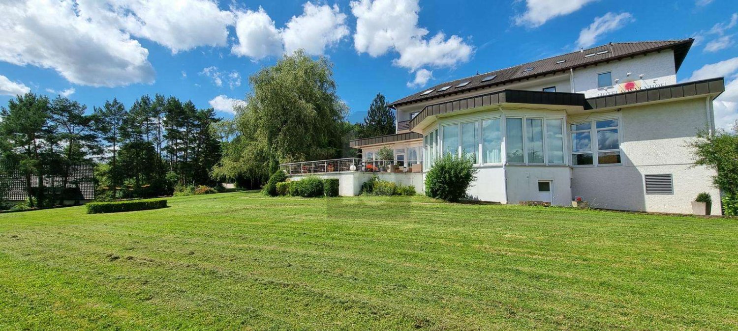 1500m² Hotel in Lippe, Germany No. 311929