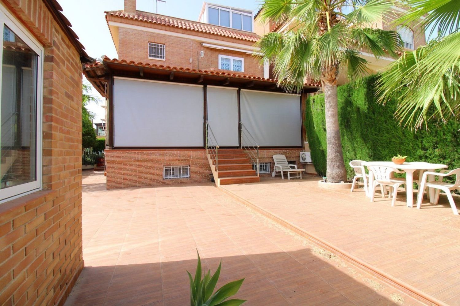 4 غرف نوم منزل في Alicante, Spain رقم 101014