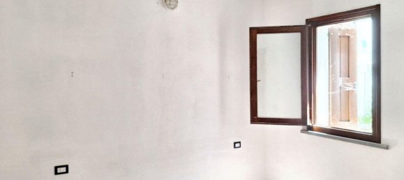 3 rooms Apartment in Narbolia, Italy No. 15668 4