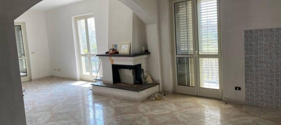 8 rooms Villa in Zagarise, Italy No. 24459 3
