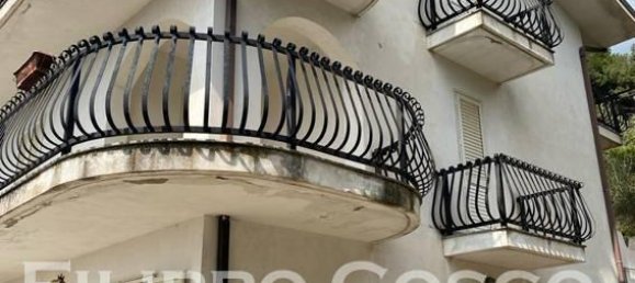 8 rooms Villa in Zagarise, Italy No. 24459 5