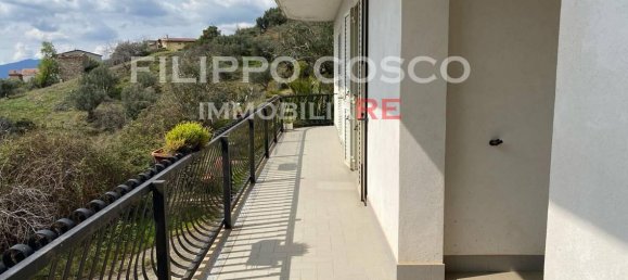 8 rooms Villa in Zagarise, Italy No. 24459 2
