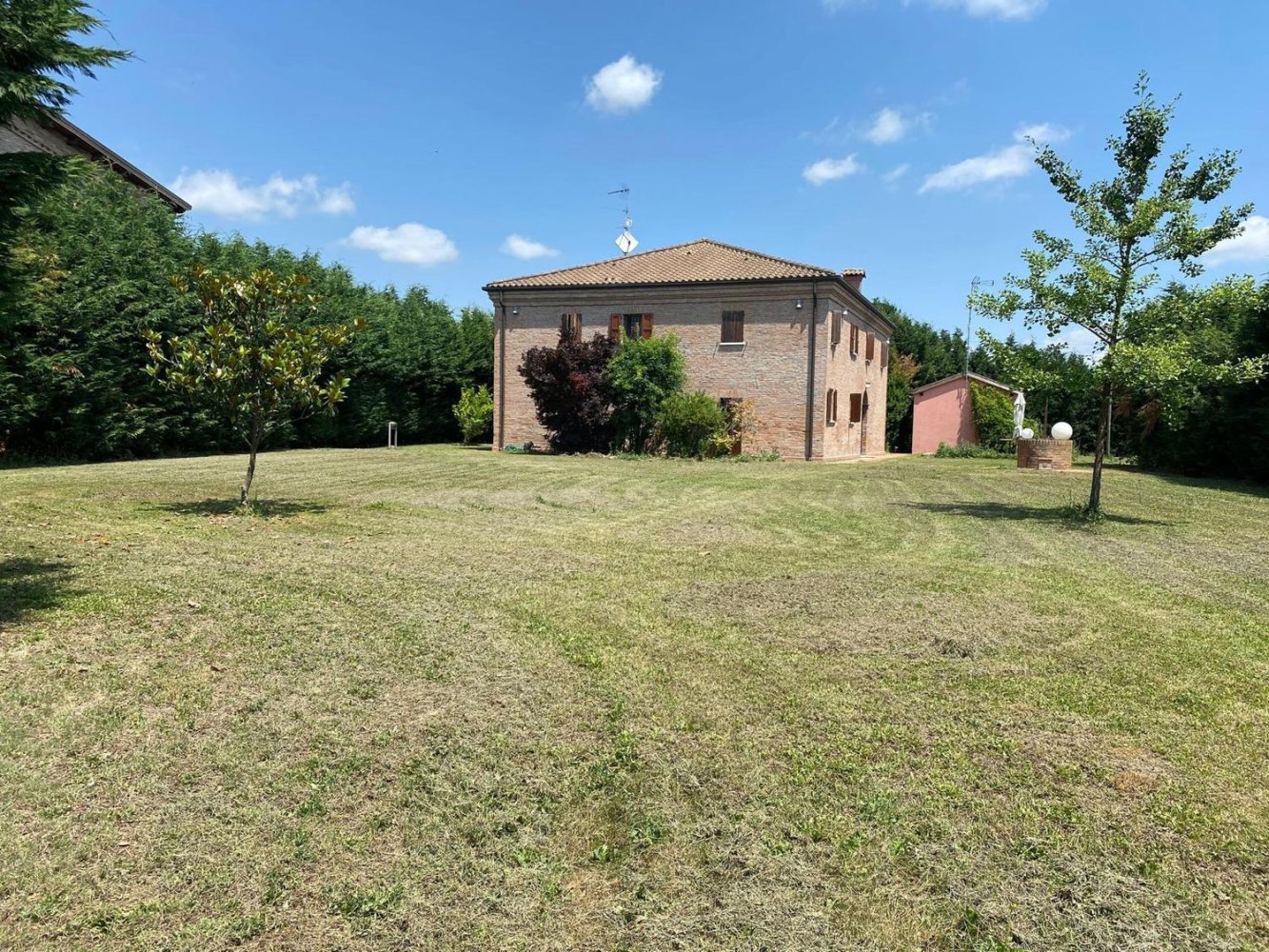 9 rooms Villa in Vigarano Mainarda, Italy No. 143994