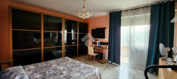 4 rooms Apartment in Genoa, Italy No. 144726 10