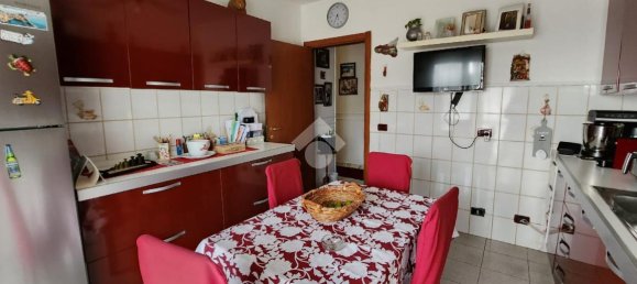 4 rooms Apartment in Genoa, Italy No. 144726 2